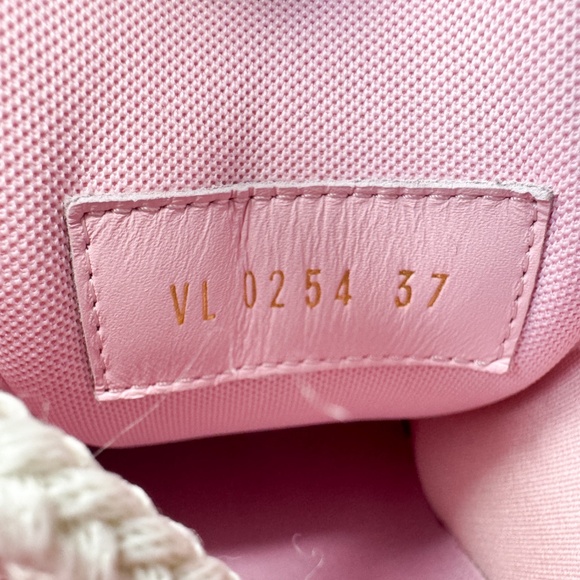 Louis Vuitton Trainer Maxi Sneaker - Picture 7 of 8